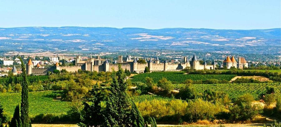 Carcassonne_sous_un_soleil_de_plomb
